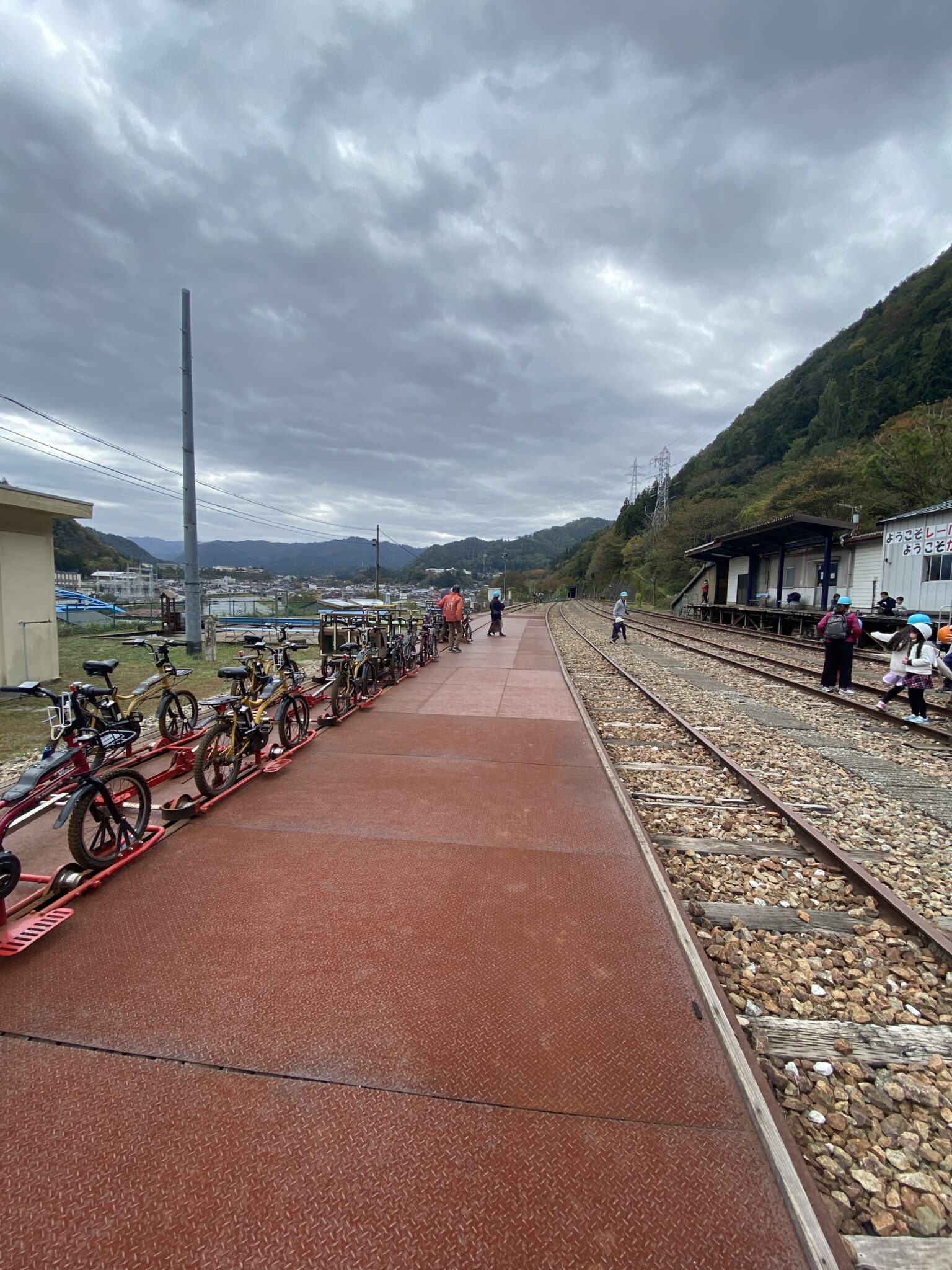 高山 線路 自転車